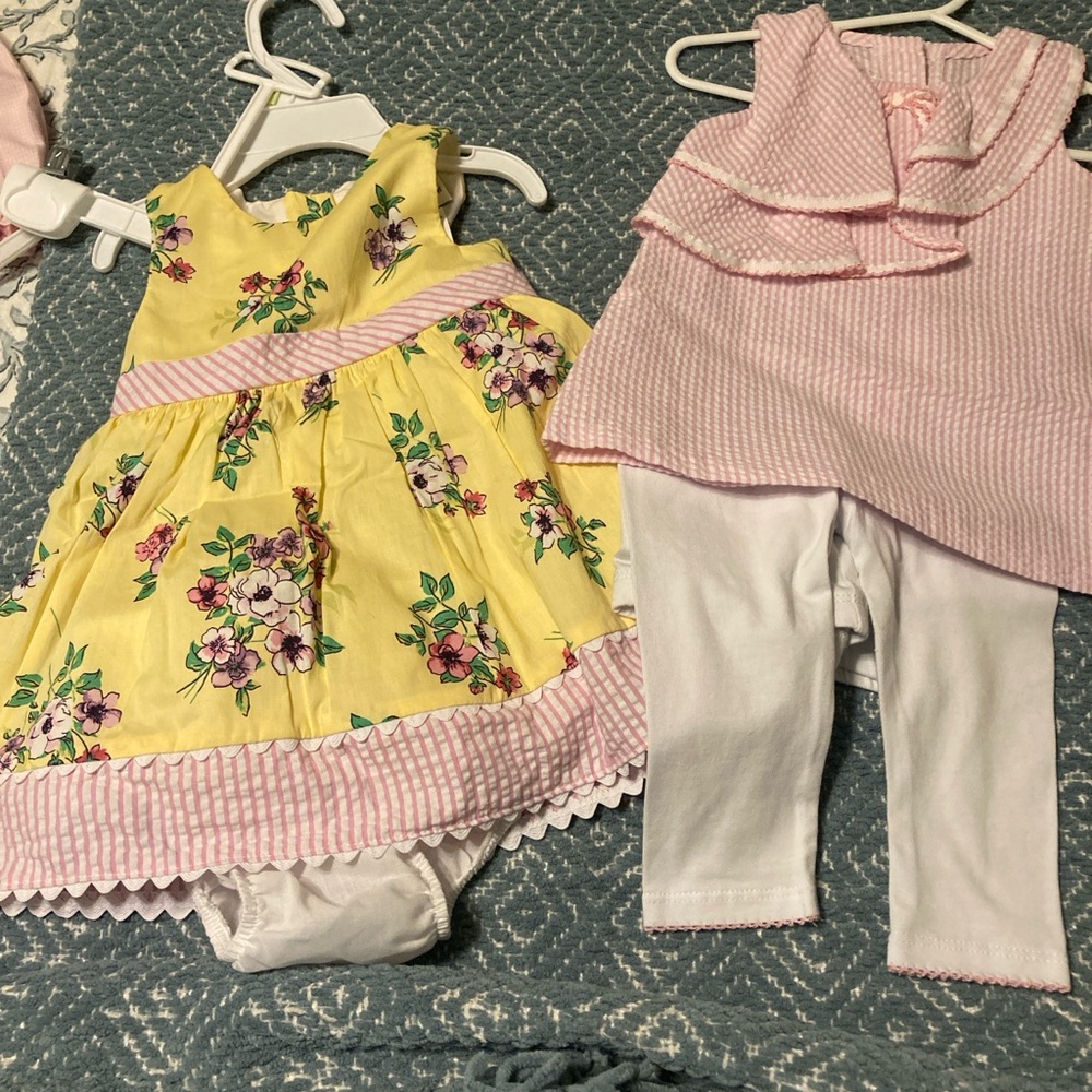 BUNDLE OF BABY GIRLS OUTFITS- Size 6-9 months. - Picture 12 of 13